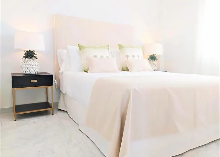 Gaviotas 3 Bedrooms Puerto Banus-marbella